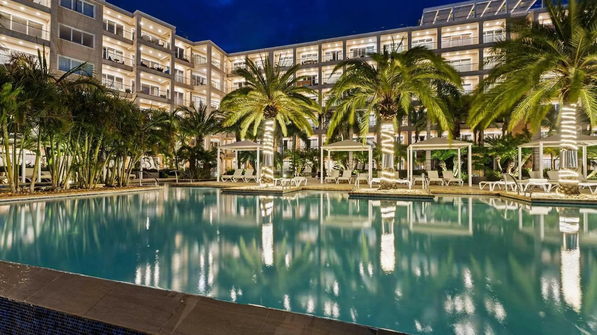 Eagle Beach Palm Beach