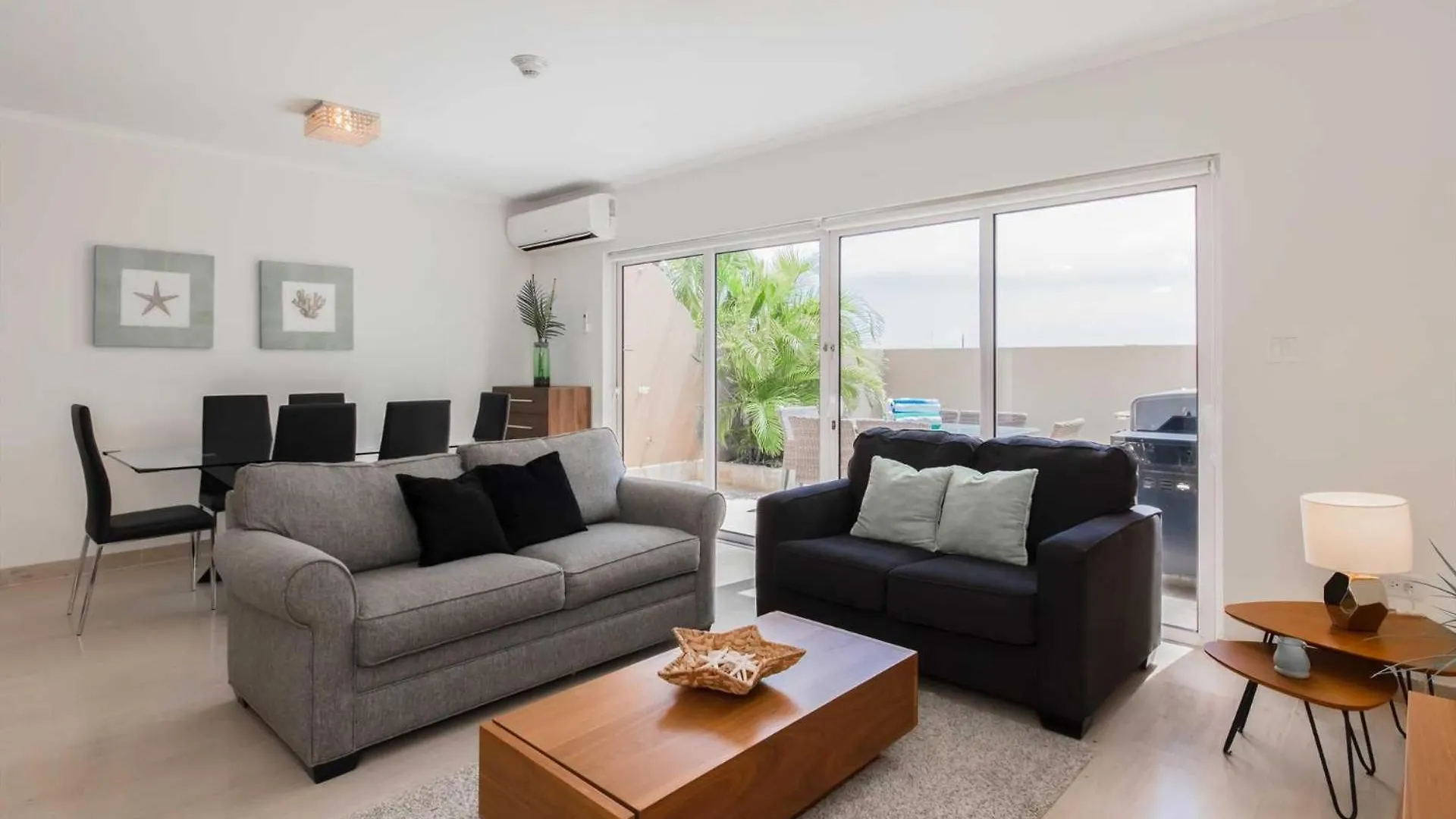 Eagle Beach Palm Beach Holiday home