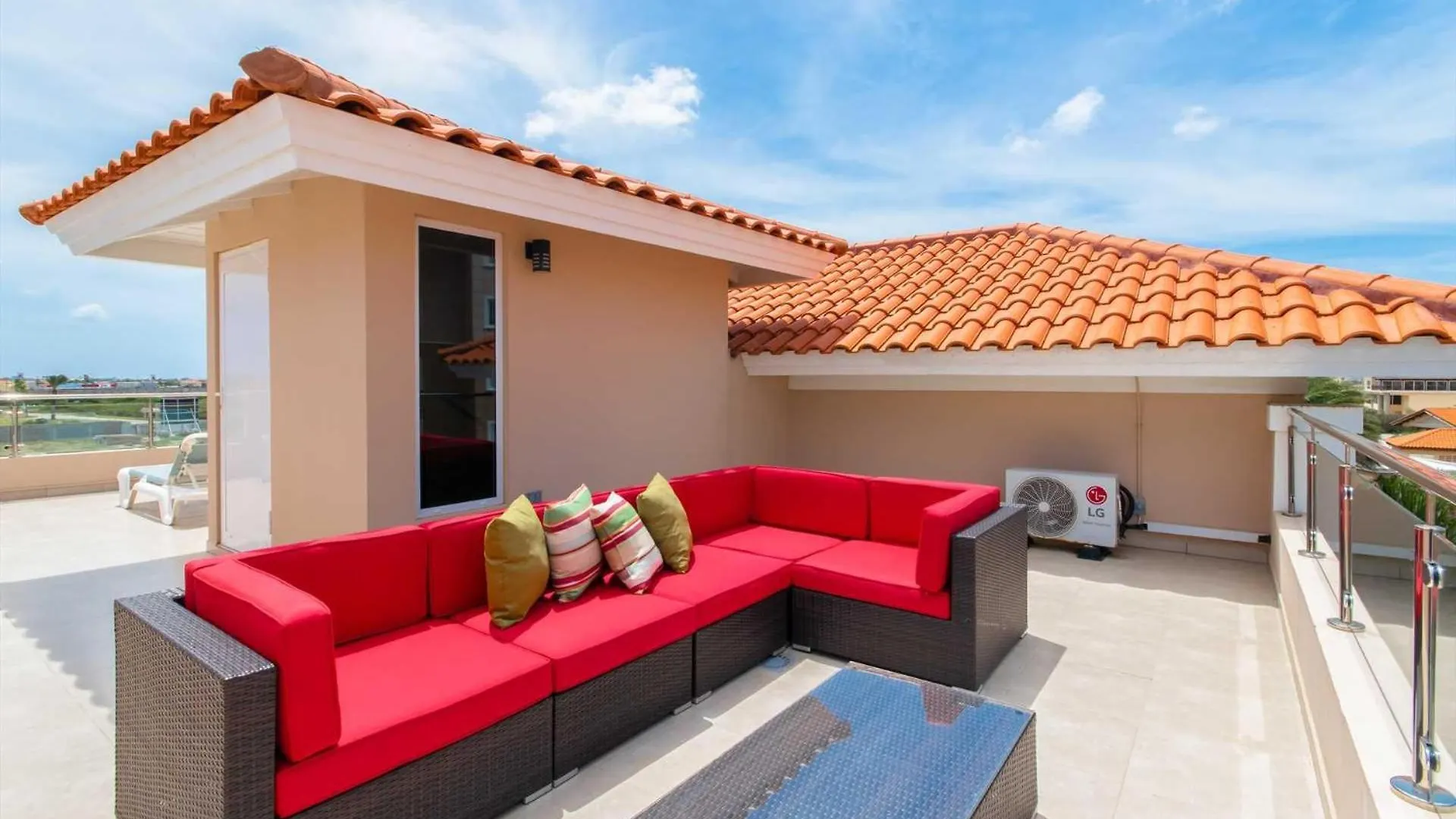 Eagle Beach Palm Beach Holiday home